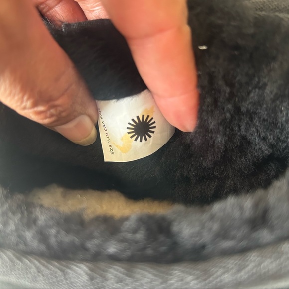 UGG MENS CLASSIC ULTRA MINI BOOT - Picture 6 of 6